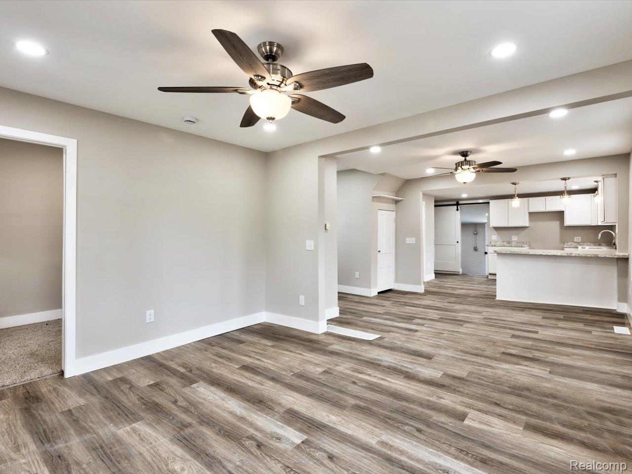 35930 Washington Street