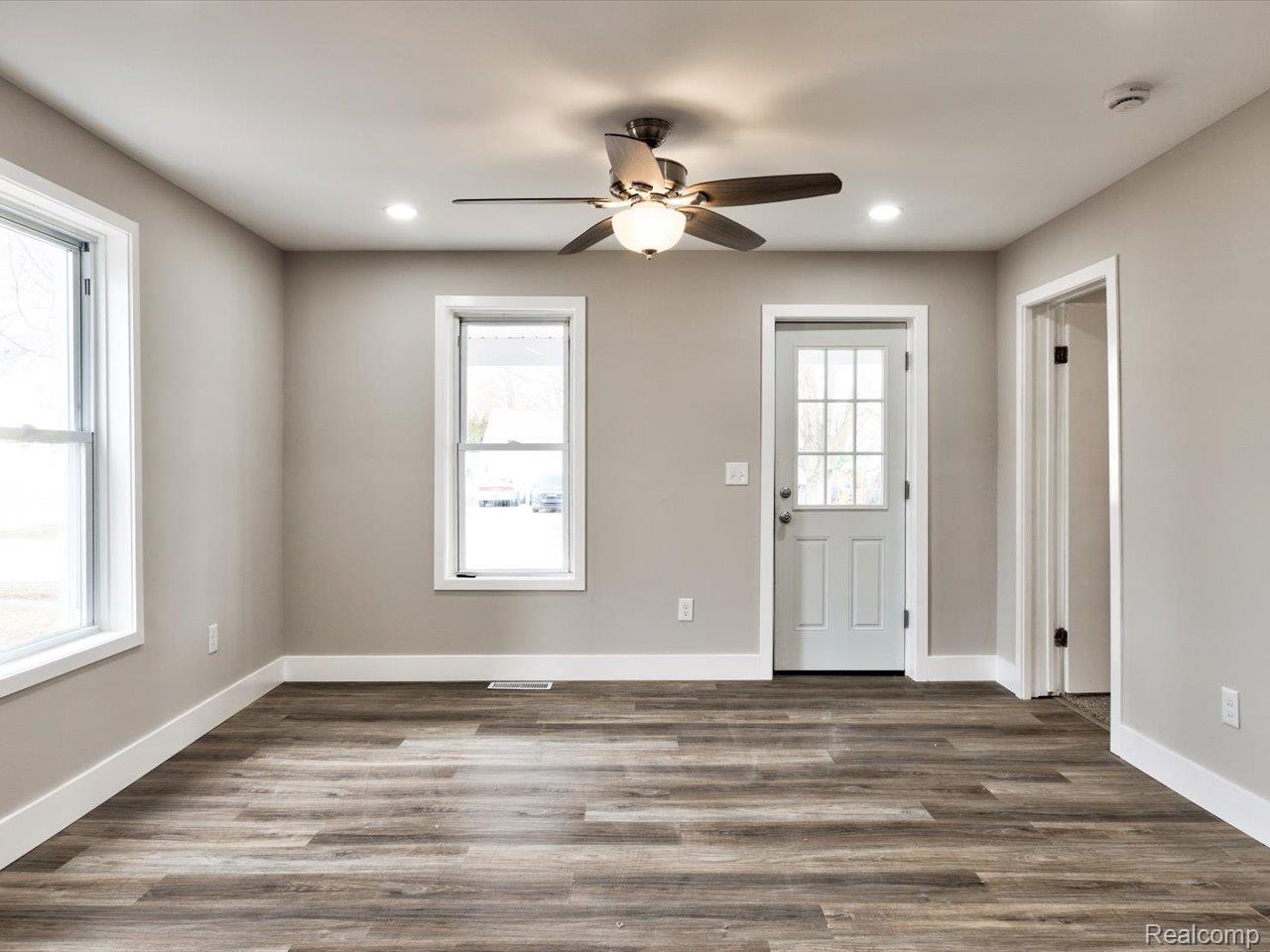 35930 Washington Street