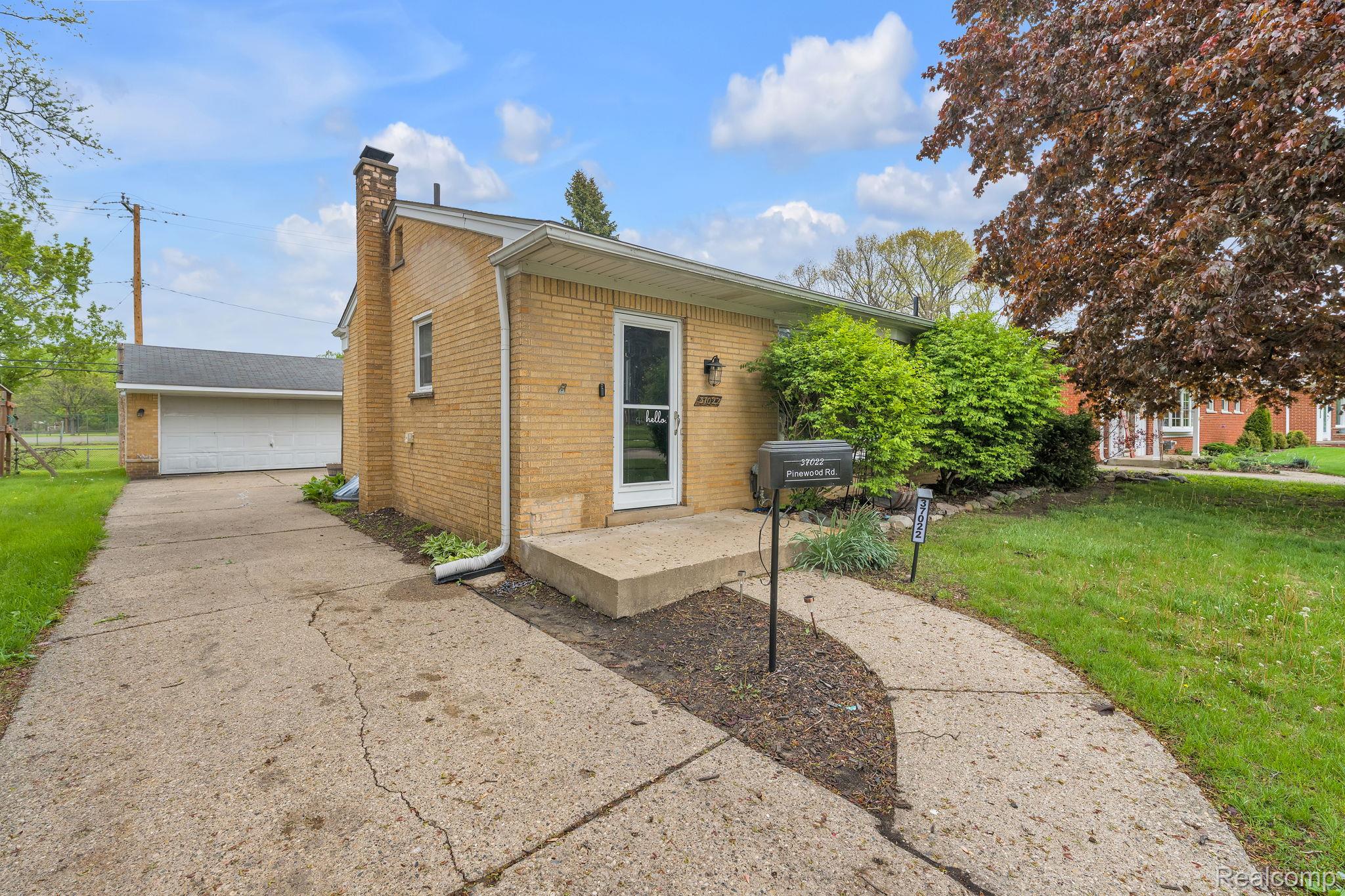 37022 Pinewood Road