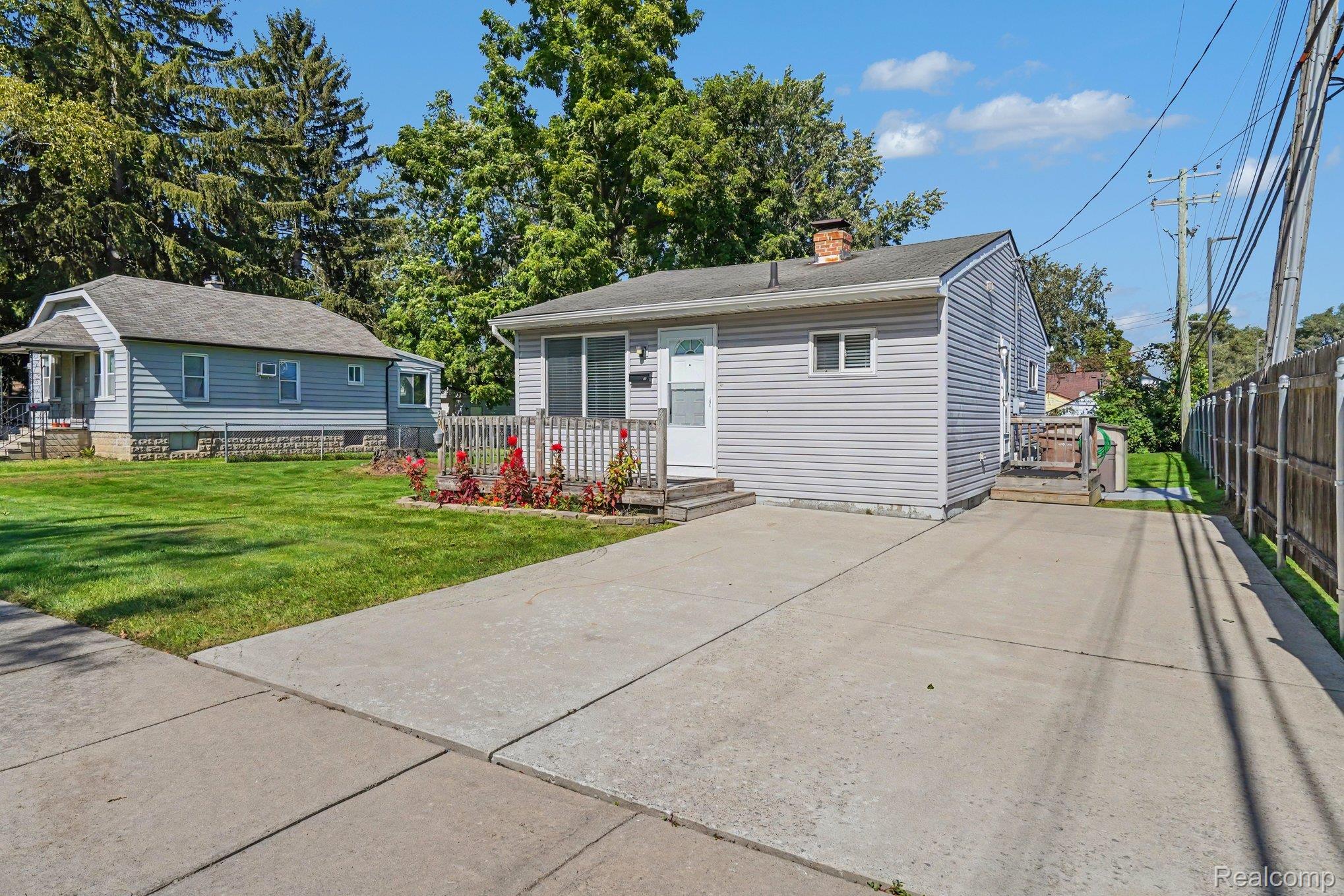 20 W New York Avenue