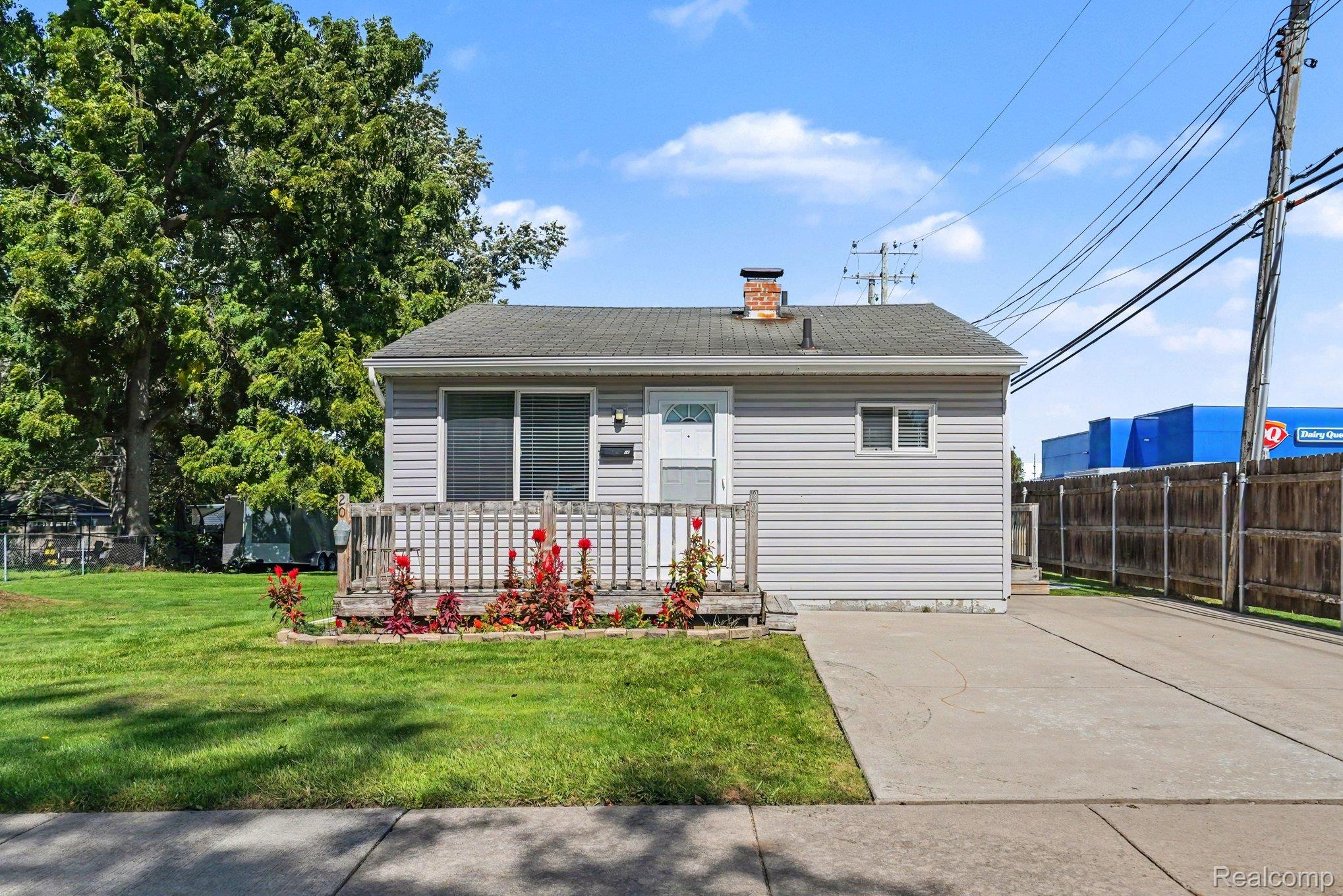 20 W New York Avenue