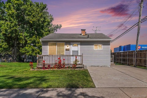 Photo for 20 W New York Avenue