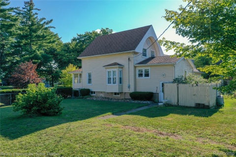 Tiny photo for 3003 North Boulevard, Port Huron City, MI 48060 (MLS # 20261069347)