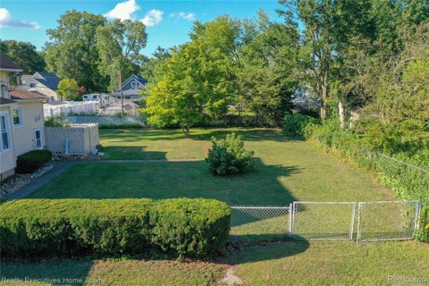 Tiny photo for 3003 North Boulevard, Port Huron City, MI 48060 (MLS # 20261069347)