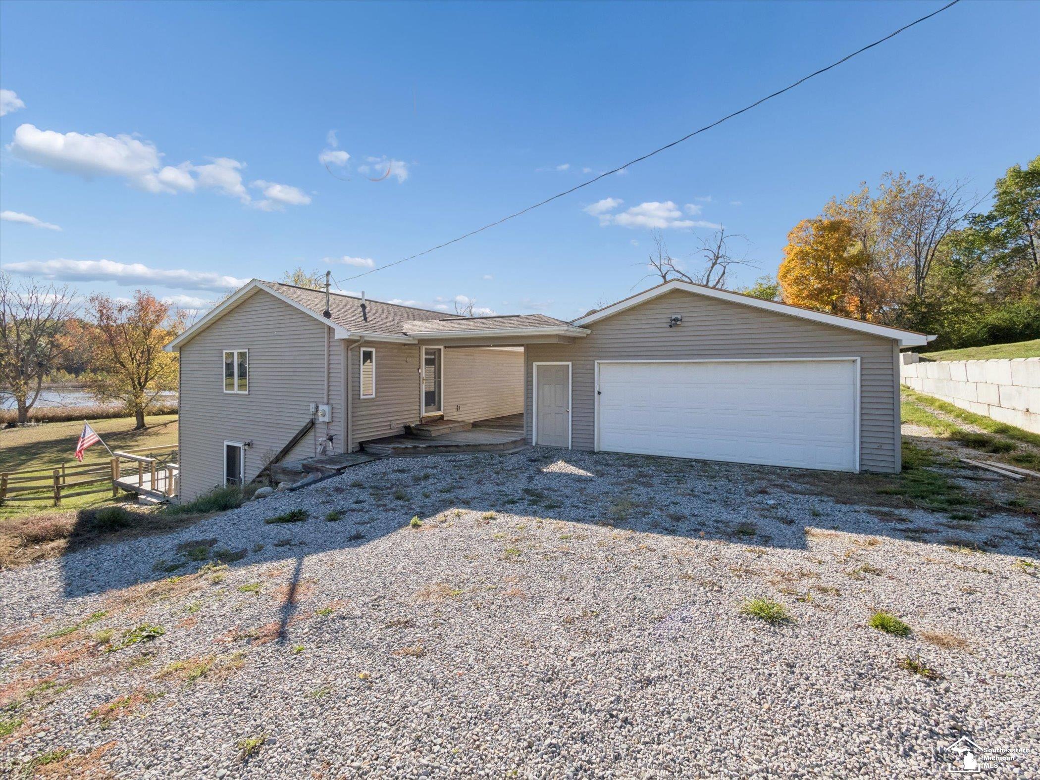 7302 N Lakeview Drive