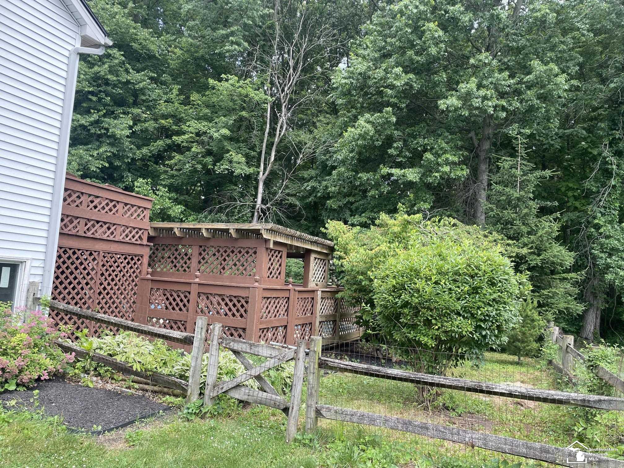 2004 Stoneybrook Lane