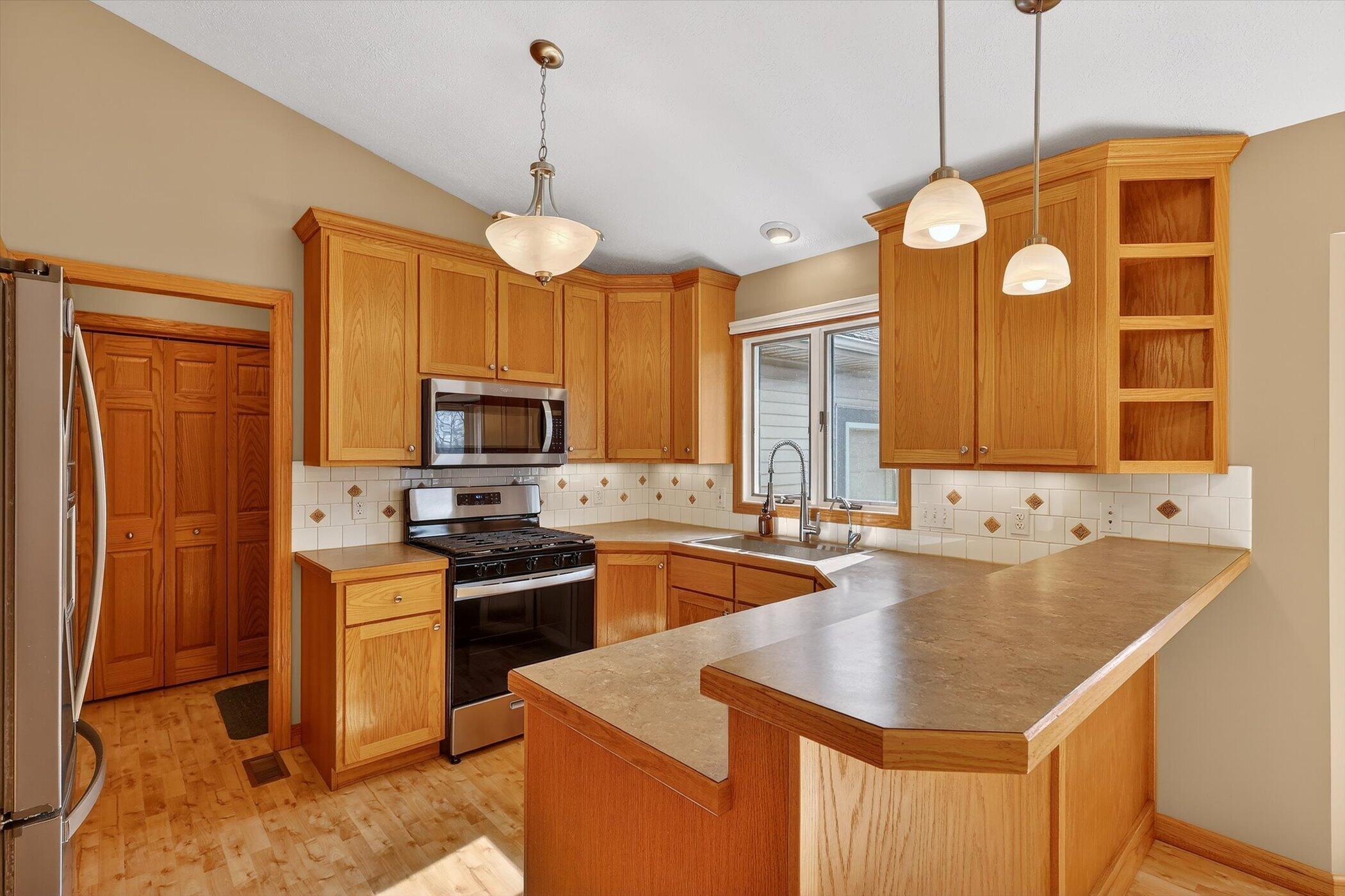 6723 Gran Via Drive NE