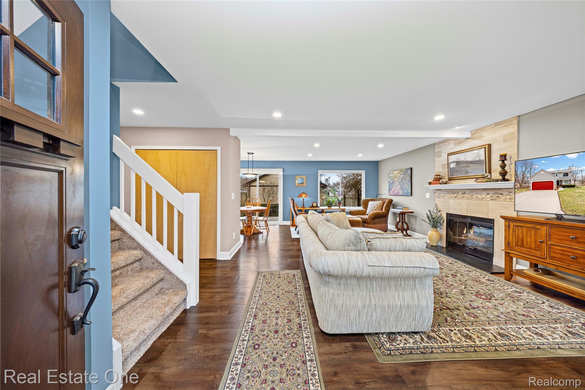 1065 Round Lake Road