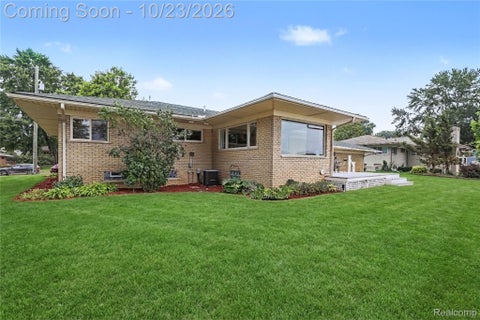 Tiny photo for 98 Edgelake Drive, Waterford Charter Township, MI 48327 (MLS # 20261060527)