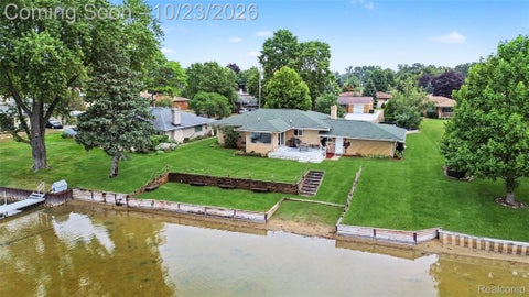 Tiny photo for 98 Edgelake Drive, Waterford Charter Township, MI 48327 (MLS # 20261060527)