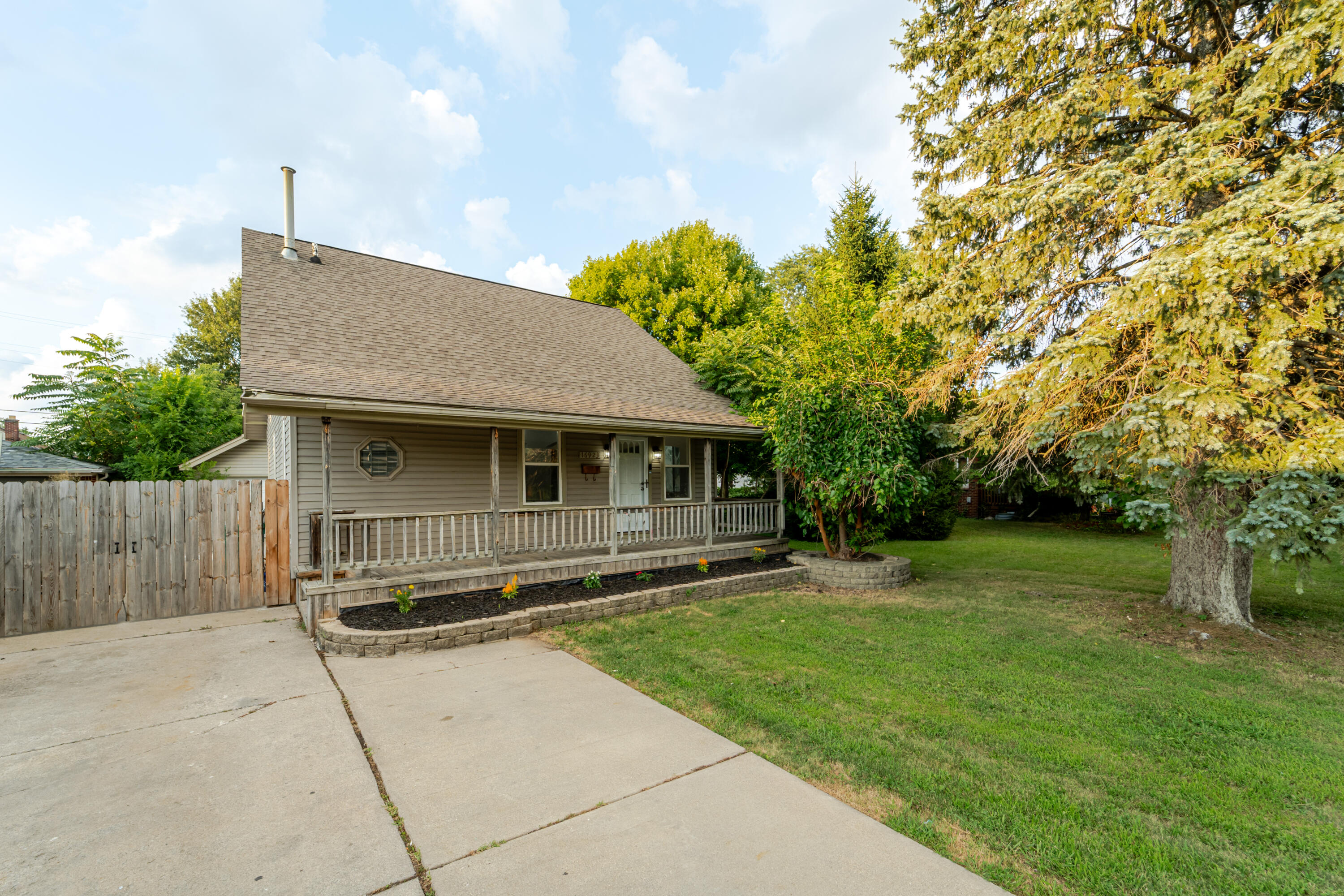 16923 Stephens Drive