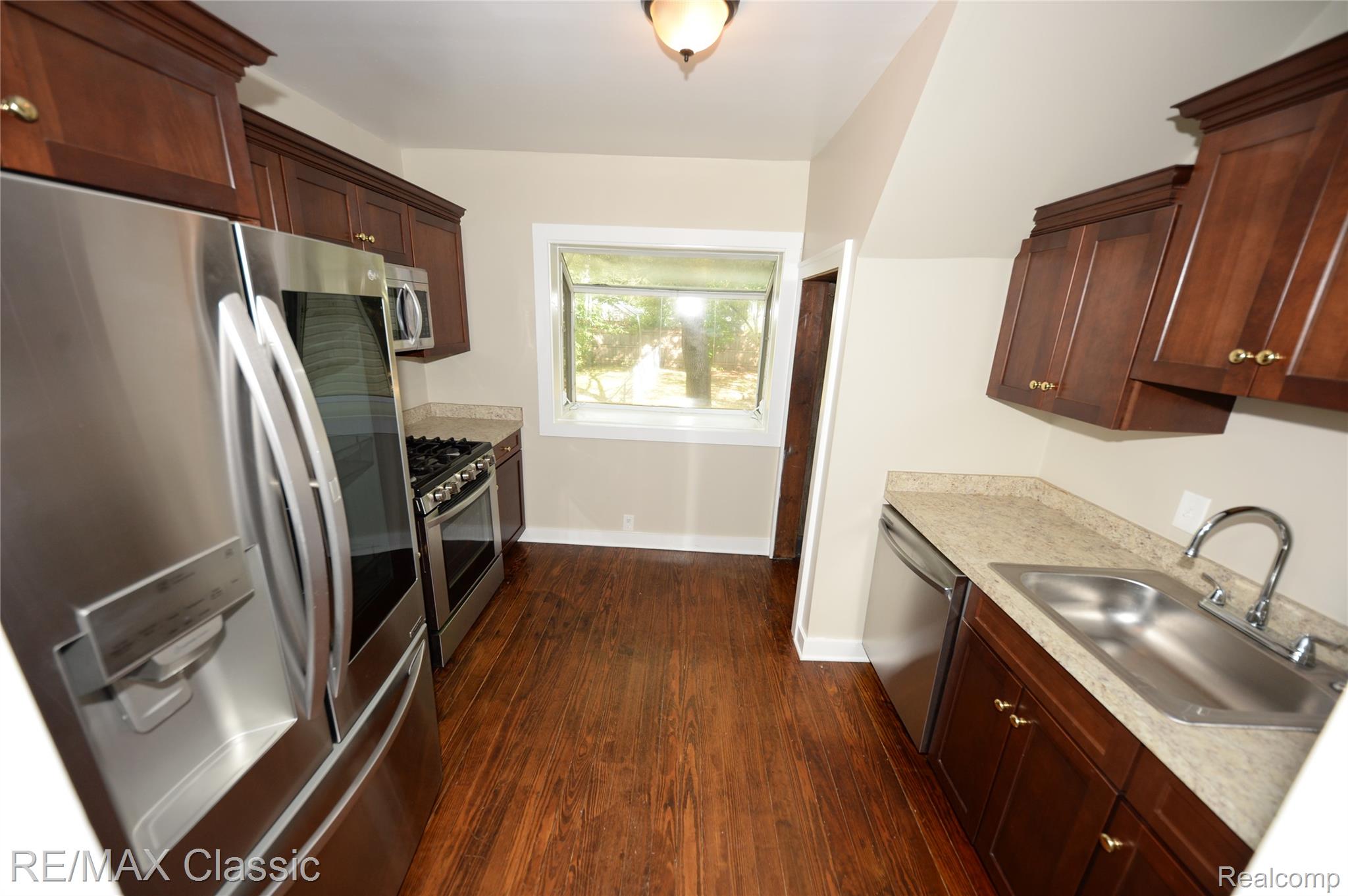 1924 Pinecrest Drive