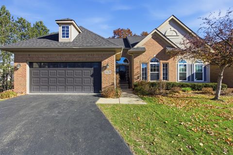 1638 Treyborne Circle Commerce Charter Township MI 48390