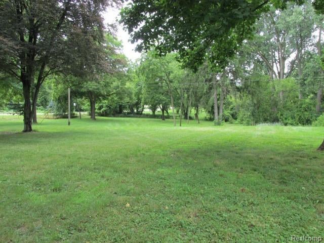 Photo of 737 S DUCK LAKE Road, Milford Charter Township, MI 48381 (MLS # 20261086140)
