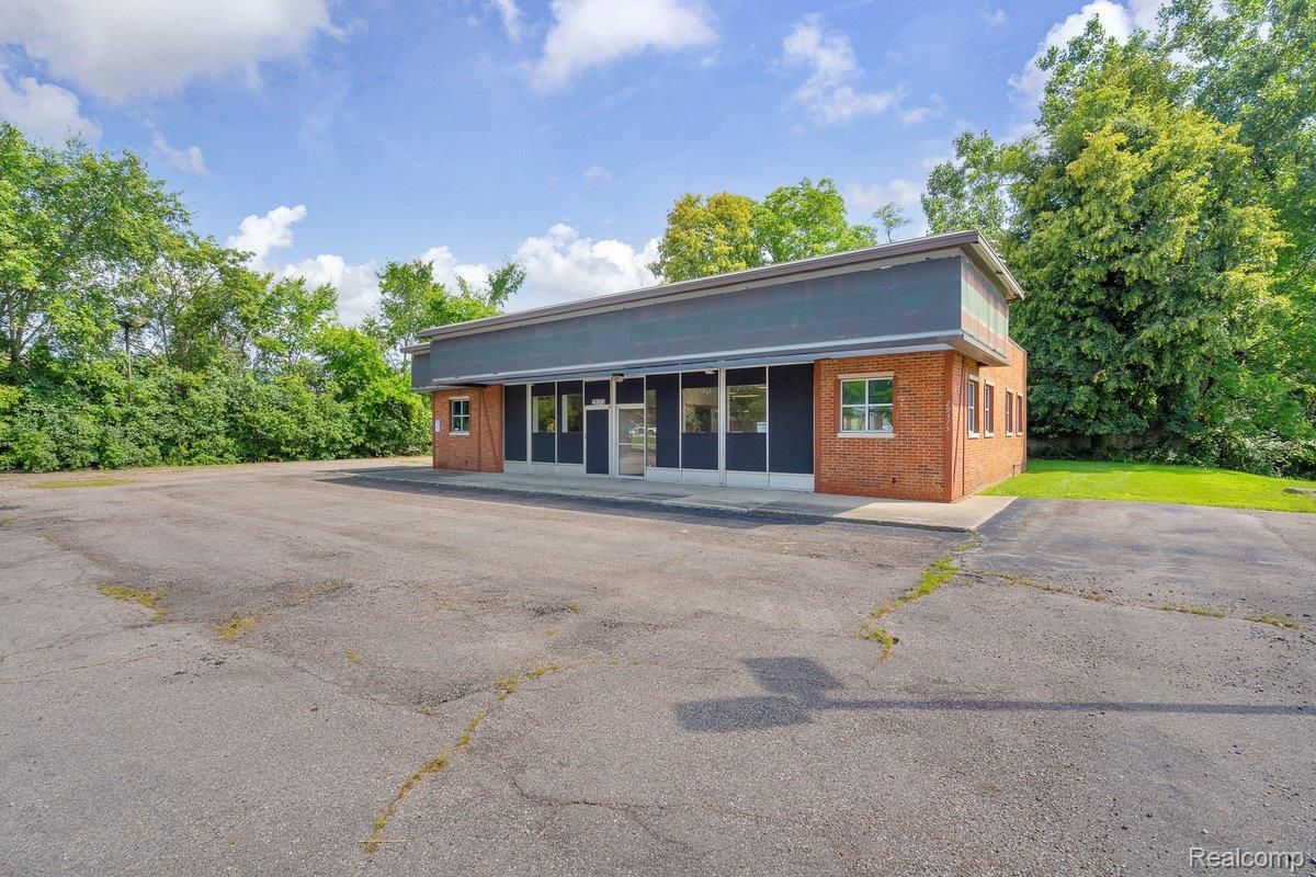29375 W 10 Mile Road