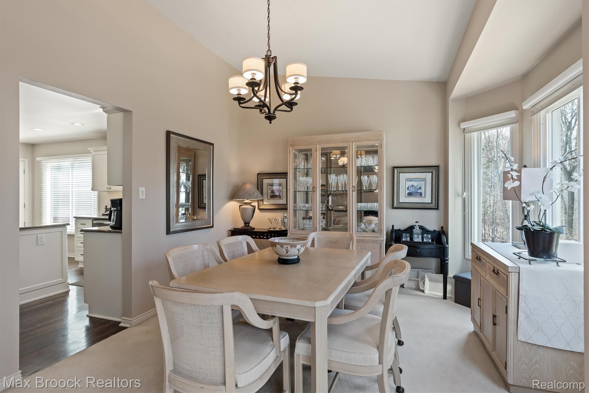 5010 Lake Vista Drive