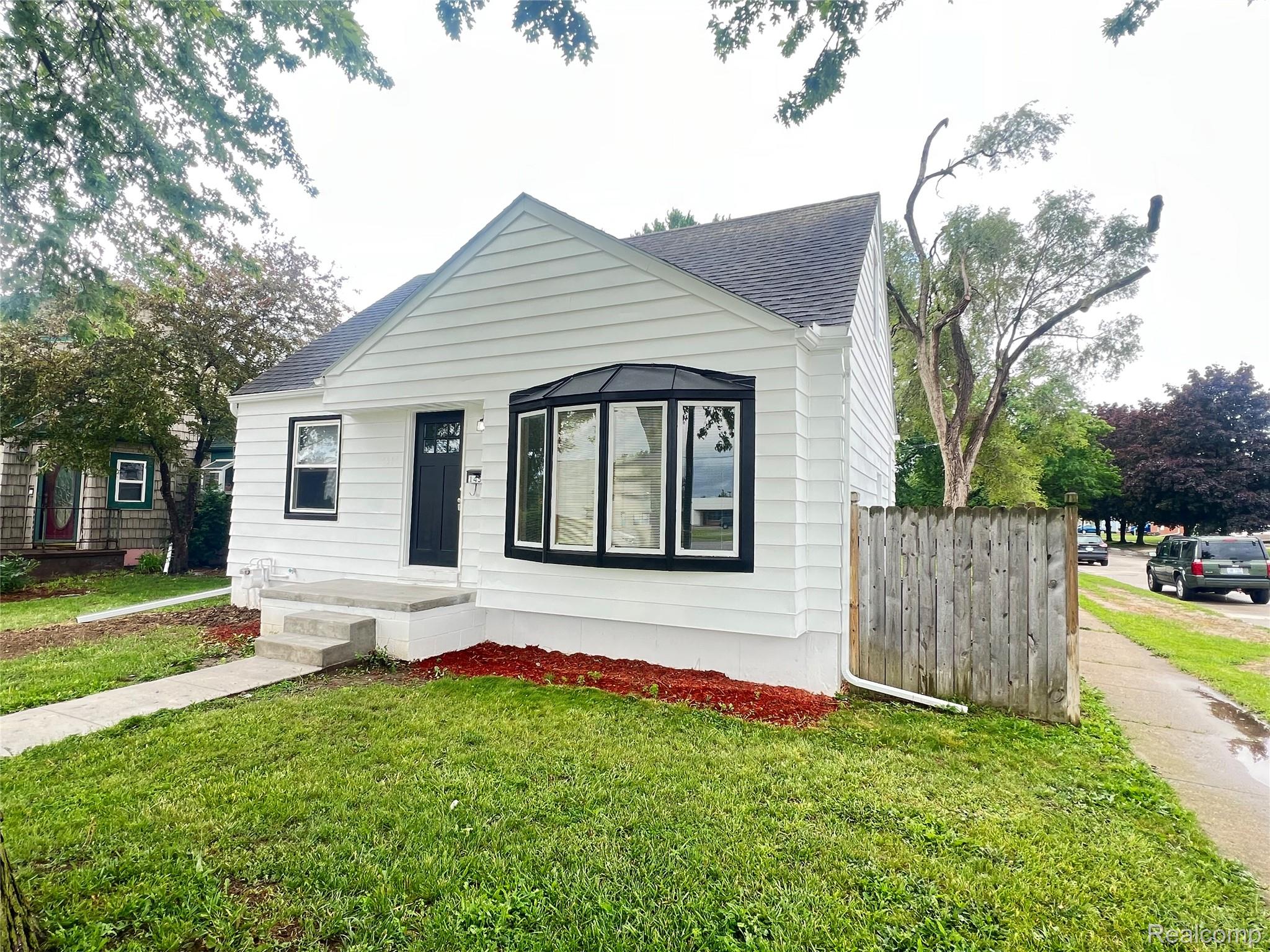 14593 Superior Street