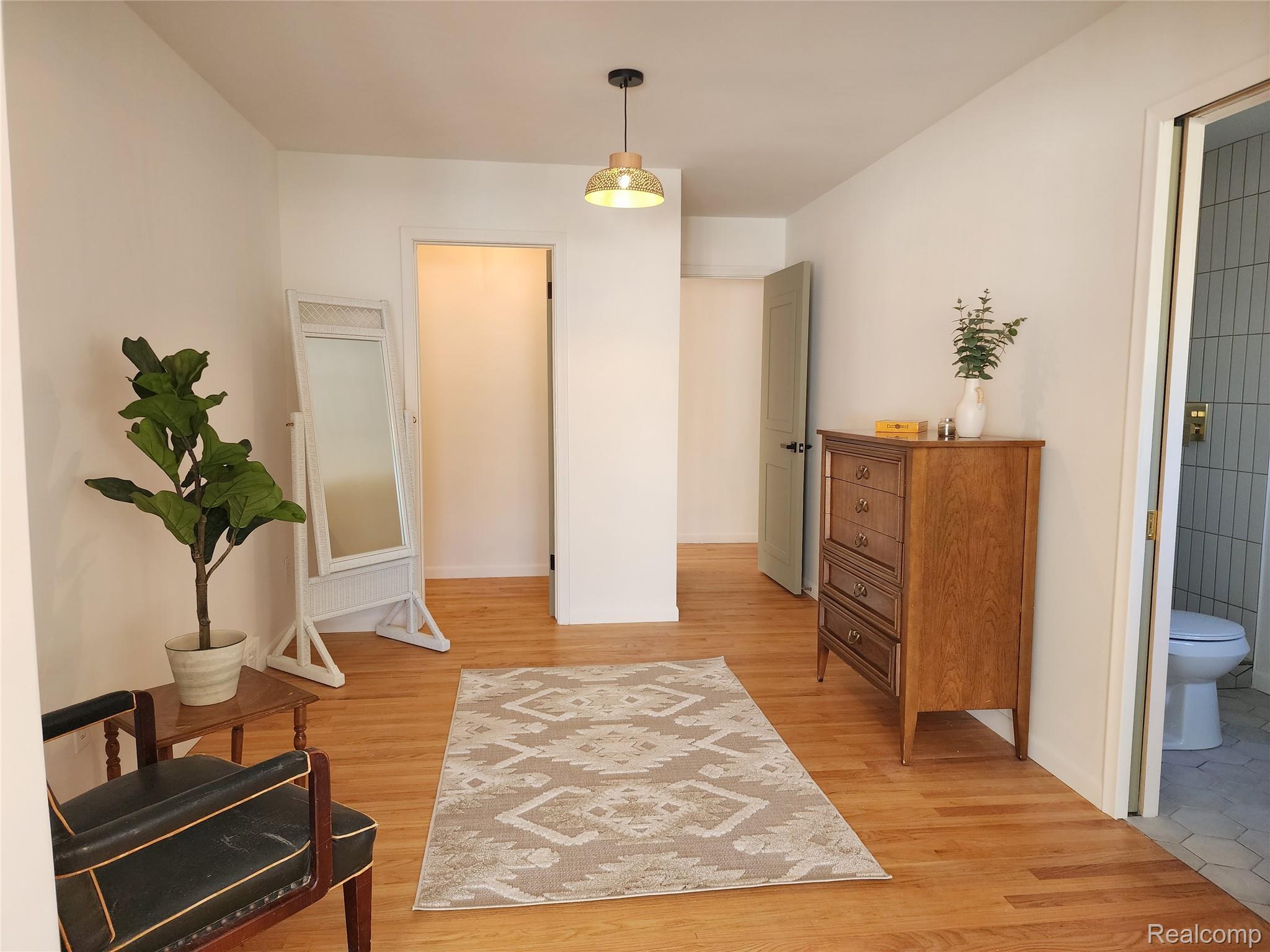 14334 Sunbury Street