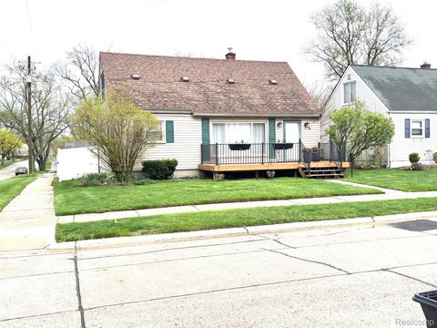 Photo of 505 S Chocolay Avenue, Clawson City, MI 48017 (MLS # 20261026277)