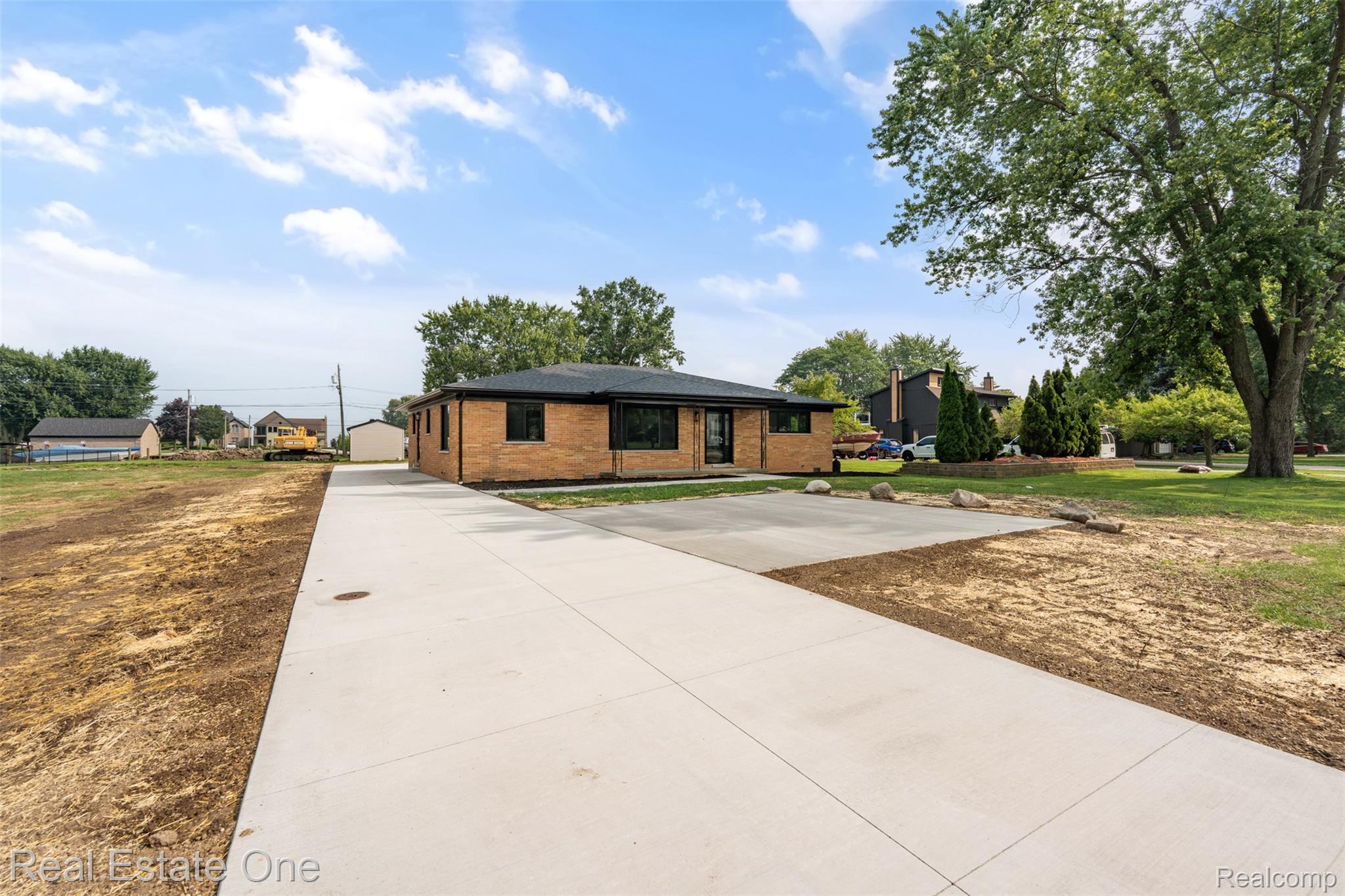 47900 Jefferson Avenue