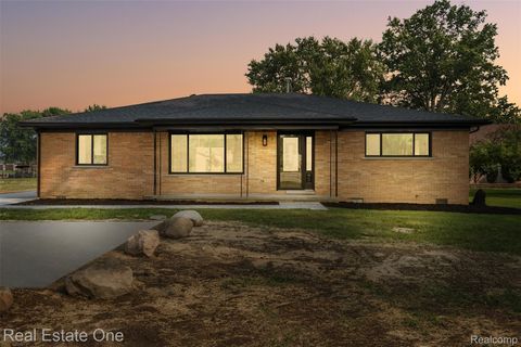 47900 Jefferson Avenue Chesterfield Township MI 48047