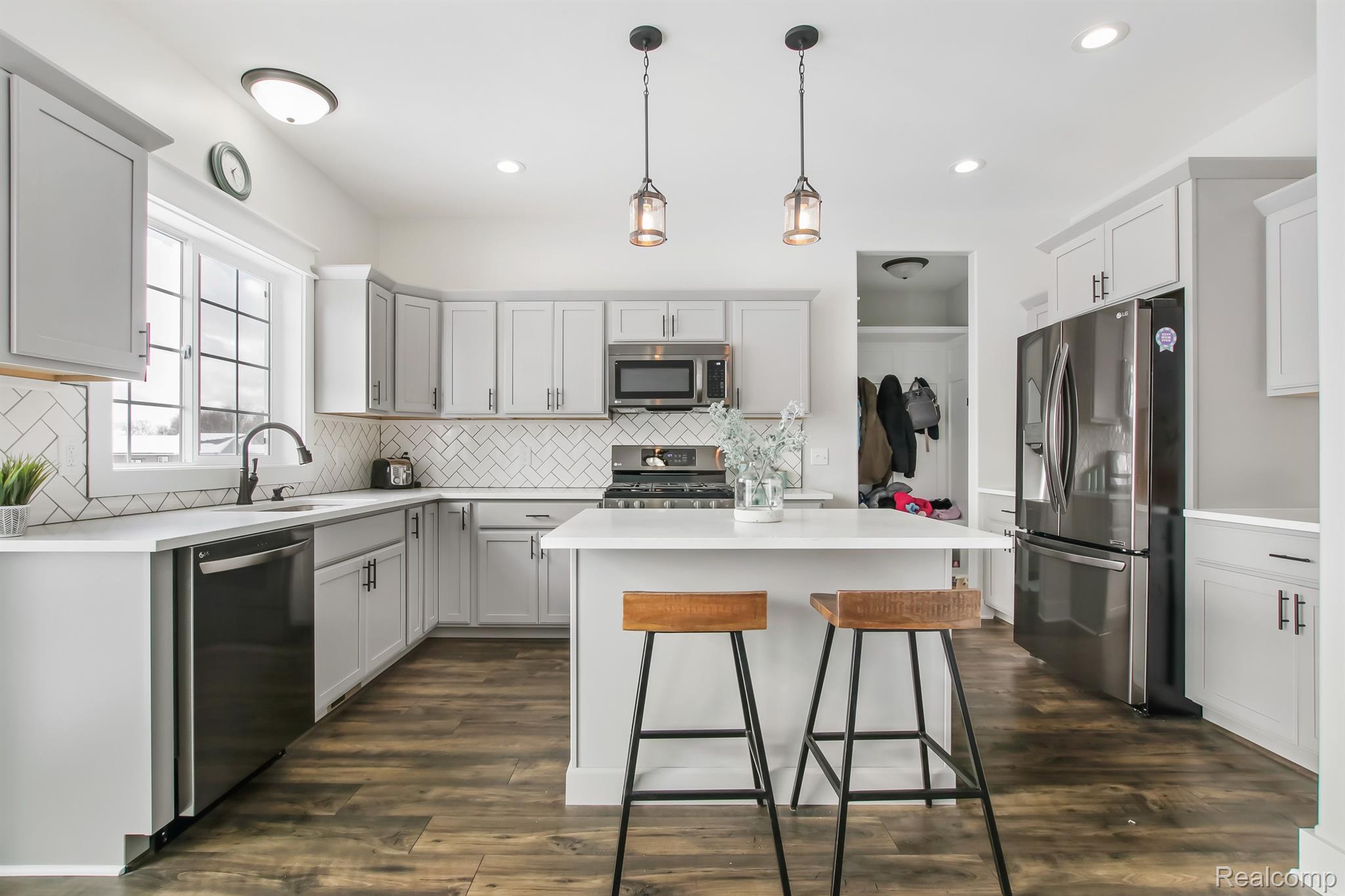 2291 WOODS WEST Drive