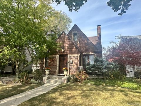 522 W Lincoln Street Birmingham City MI 48009