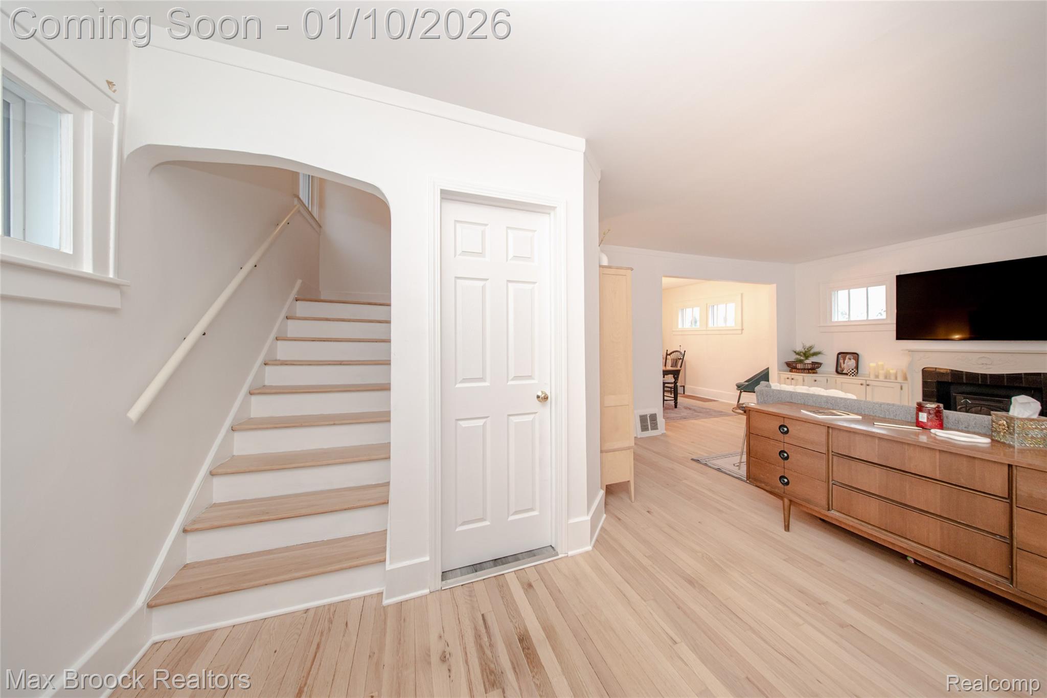 1100 N Altadena Avenue