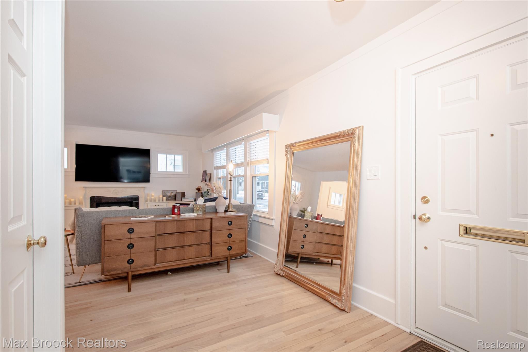 1100 N Altadena Avenue