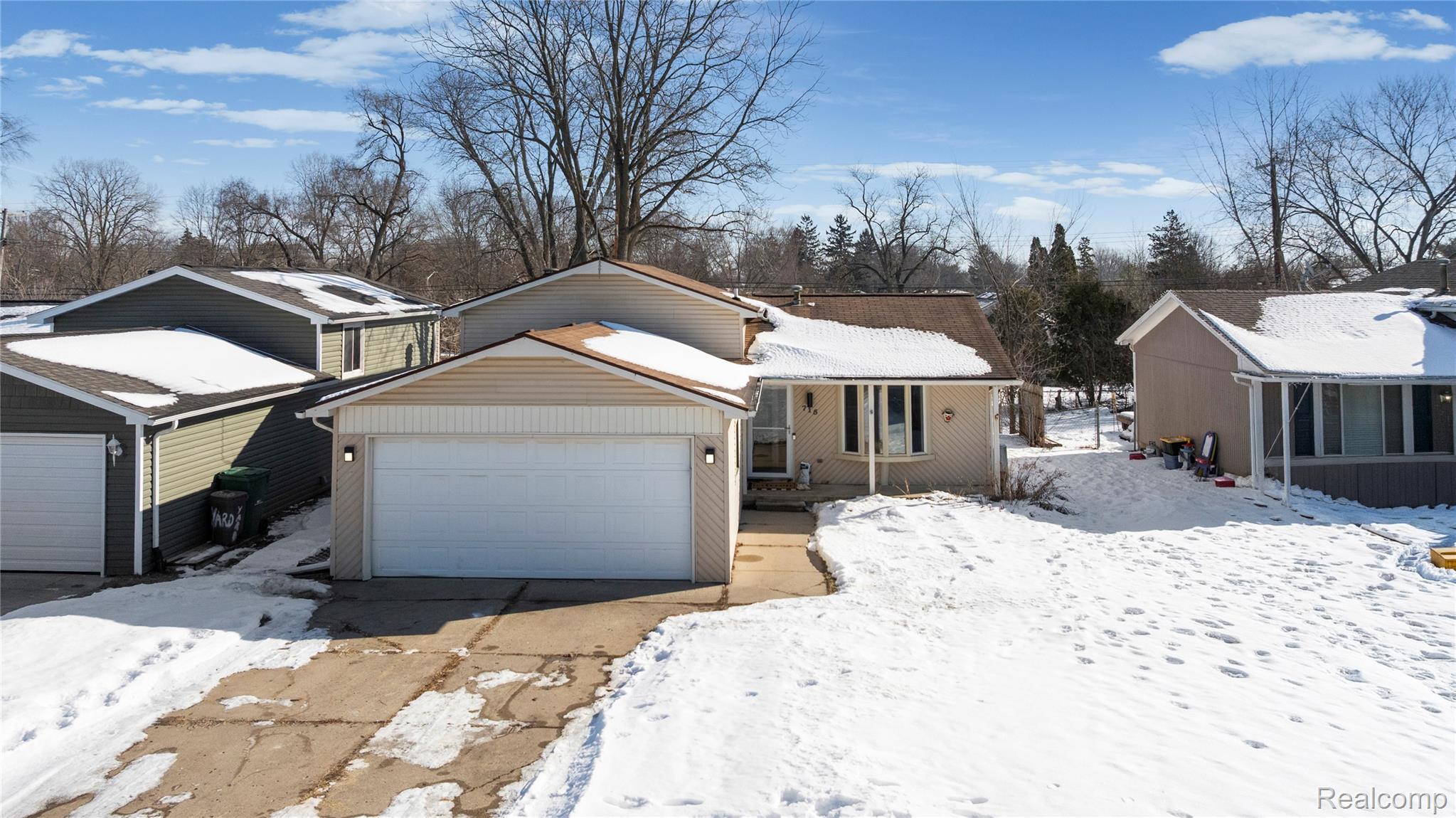 715 Woodingham Avenue