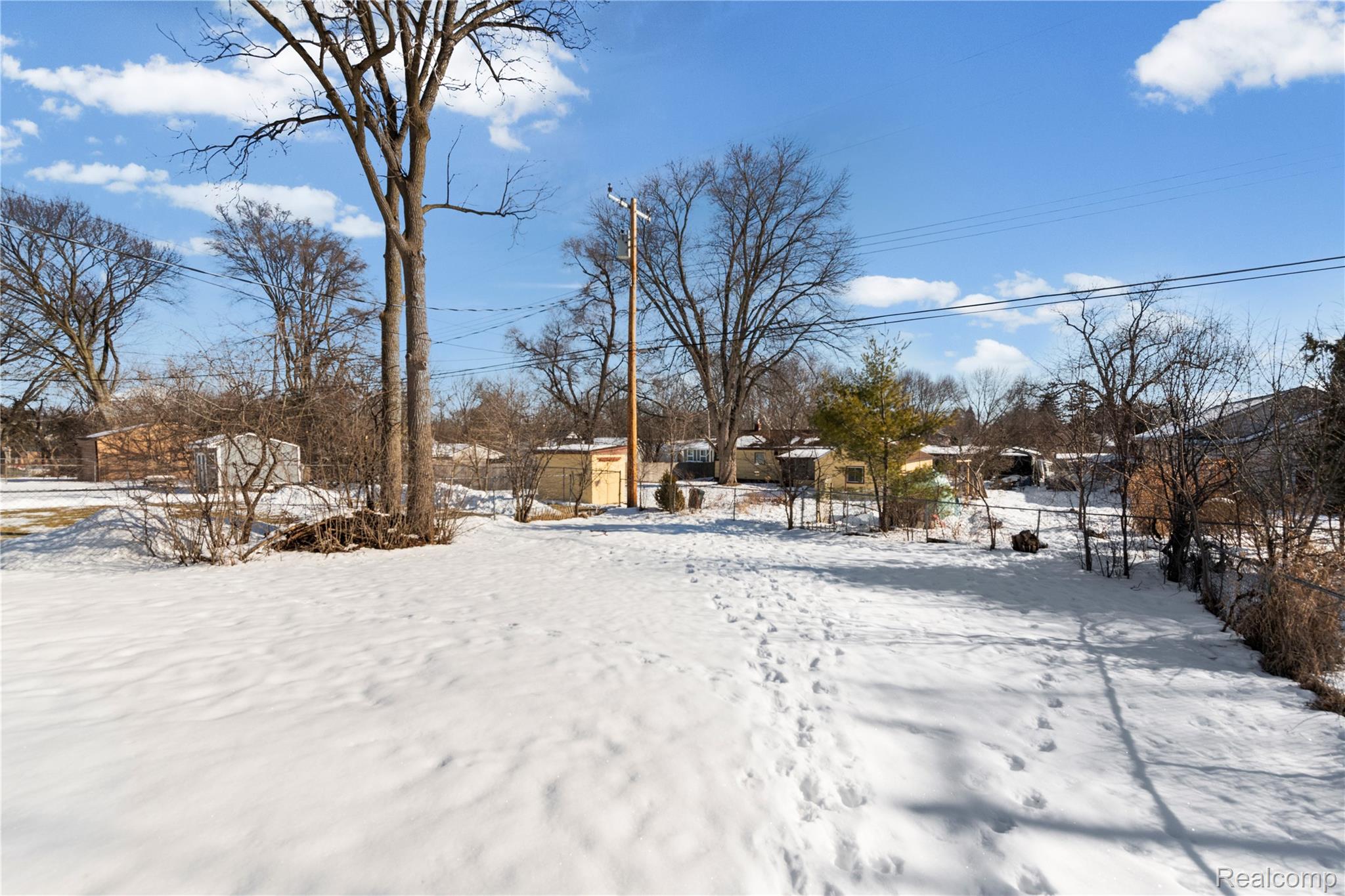 715 Woodingham Avenue