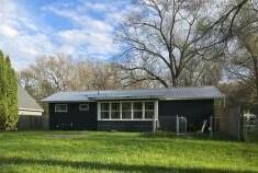 586 W River Road