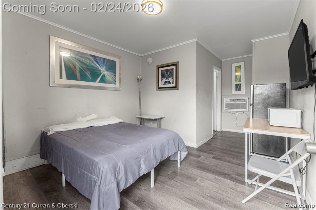 44784 Woodward Avenue