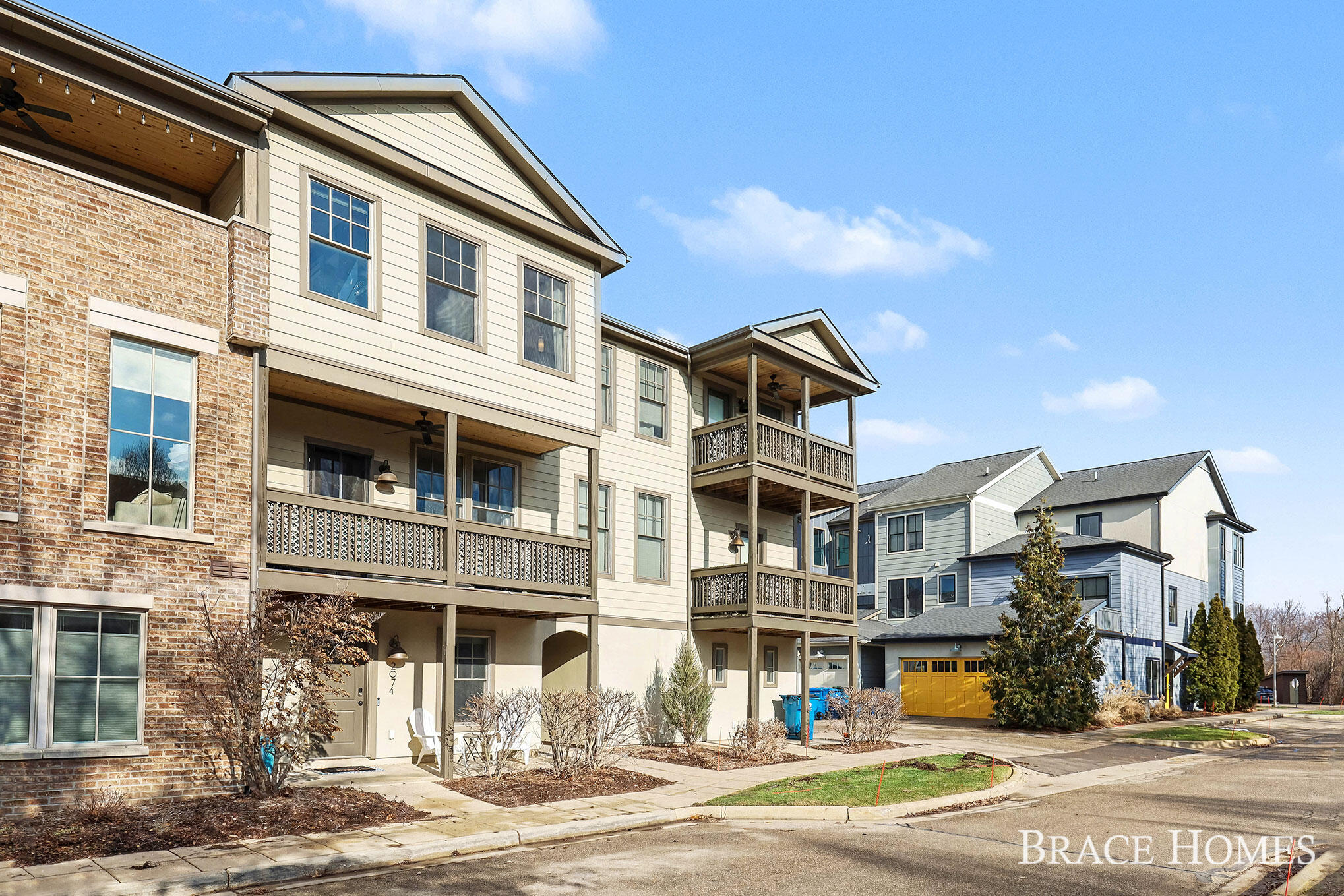 2074 Celadon Drive NE