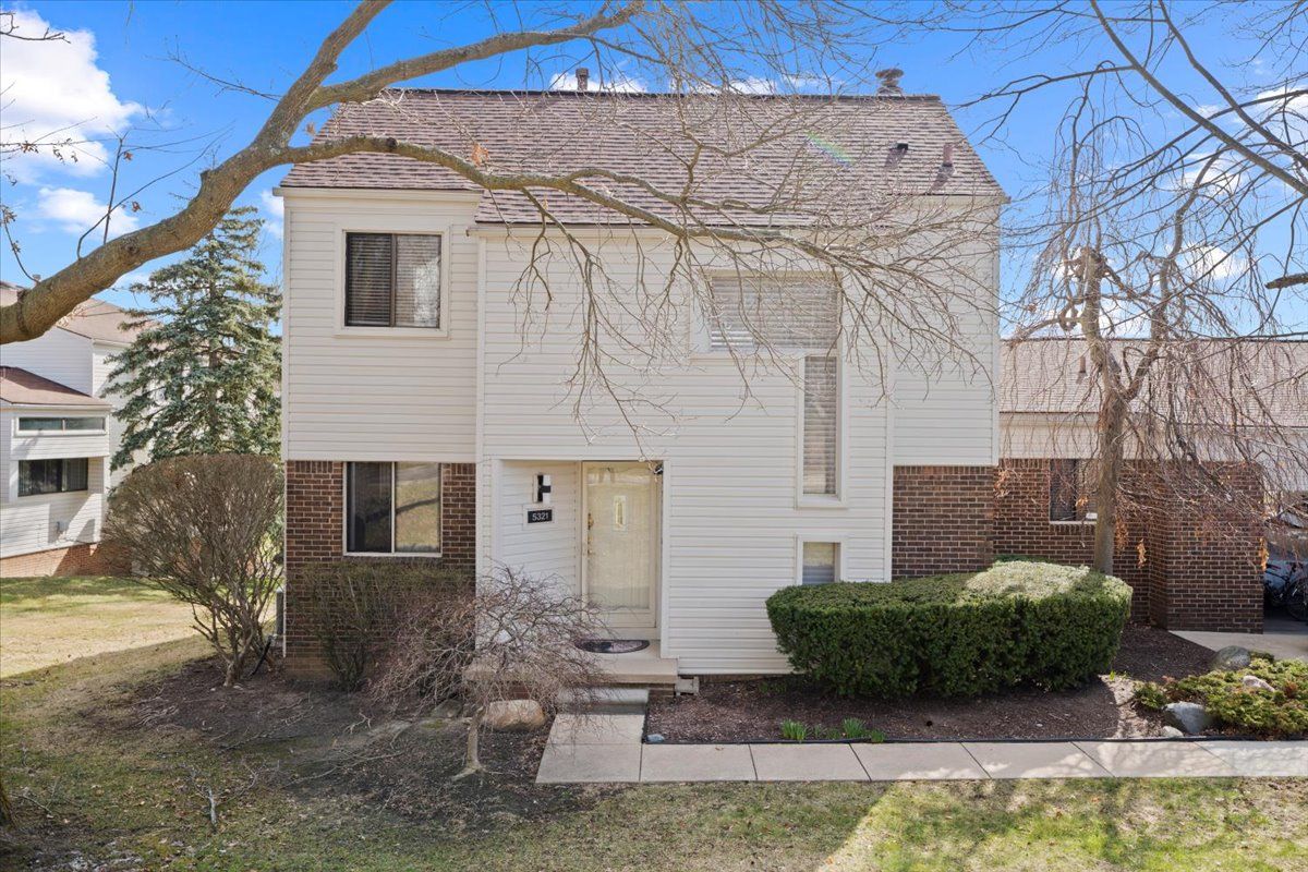 5321 FAIRWAY Lane