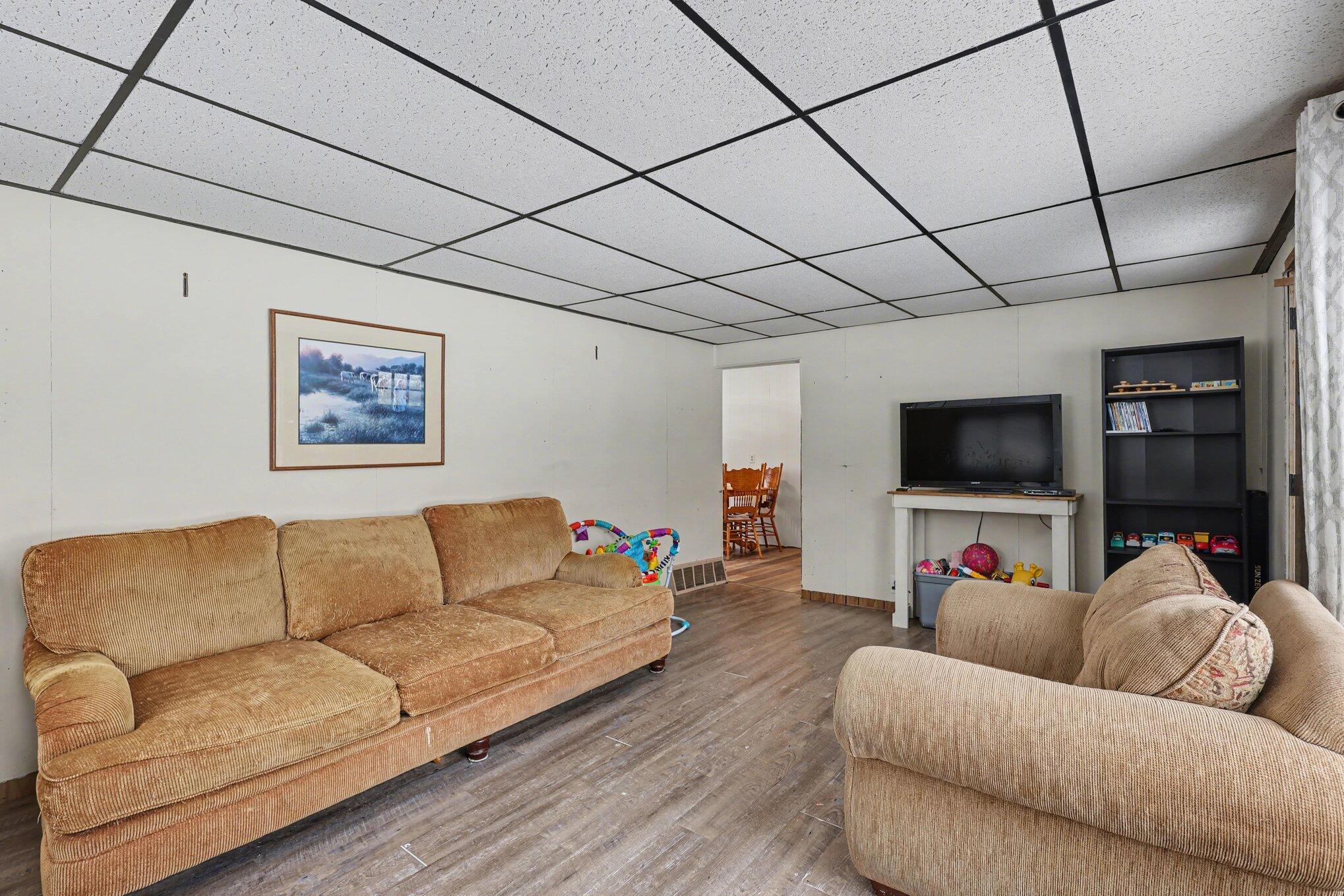 2873 S Quarterline Road