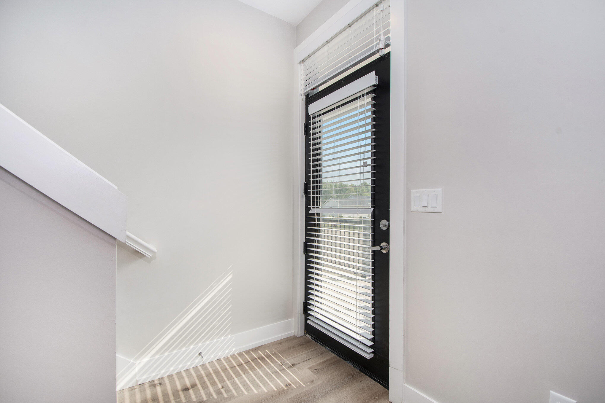 6015 Port View Drive SE