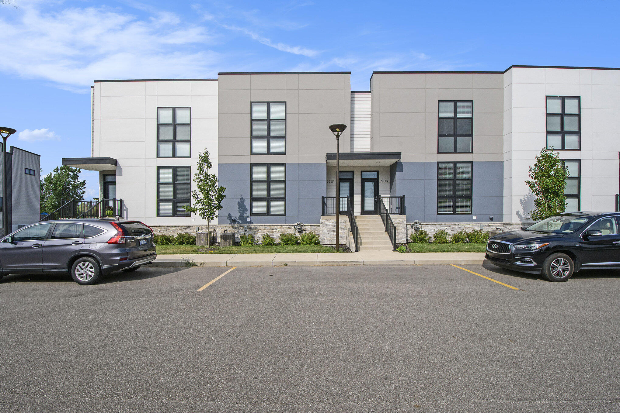 6015 Port View Drive SE