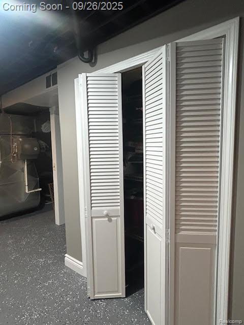 Madison Heights City, Michigan 48071, United States, 3 Bedrooms Bedrooms, ,2 BathroomsBathrooms,Residential,Pending,215485