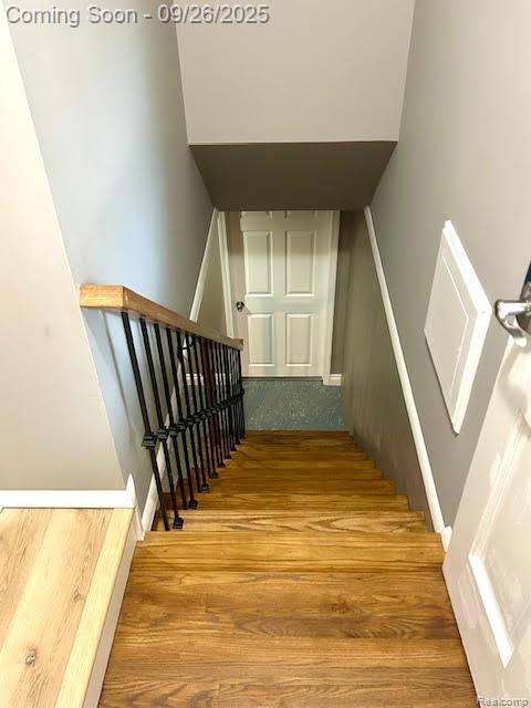 Madison Heights City, Michigan 48071, United States, 3 Bedrooms Bedrooms, ,2 BathroomsBathrooms,Residential,Pending,215485