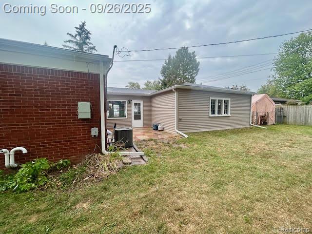 Madison Heights City, Michigan 48071, United States, 3 Bedrooms Bedrooms, ,2 BathroomsBathrooms,Residential,Pending,215485