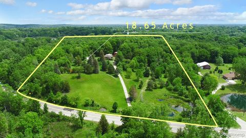 1050 Teggerdine Road White Lake Charter Township MI 48386