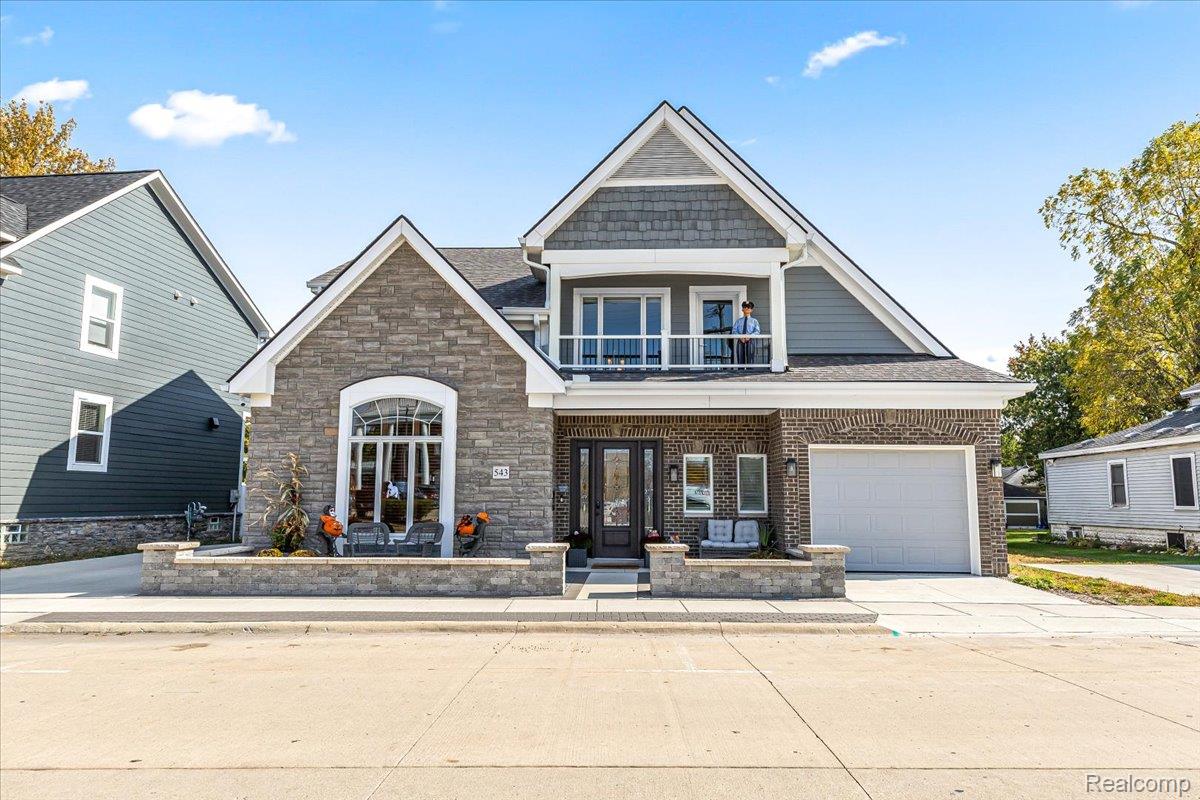 543 Deer Street