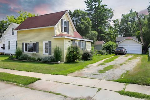 Photo of 229 W Flint Street, Lake Orion Village, MI 48362 (MLS # 58050184493)