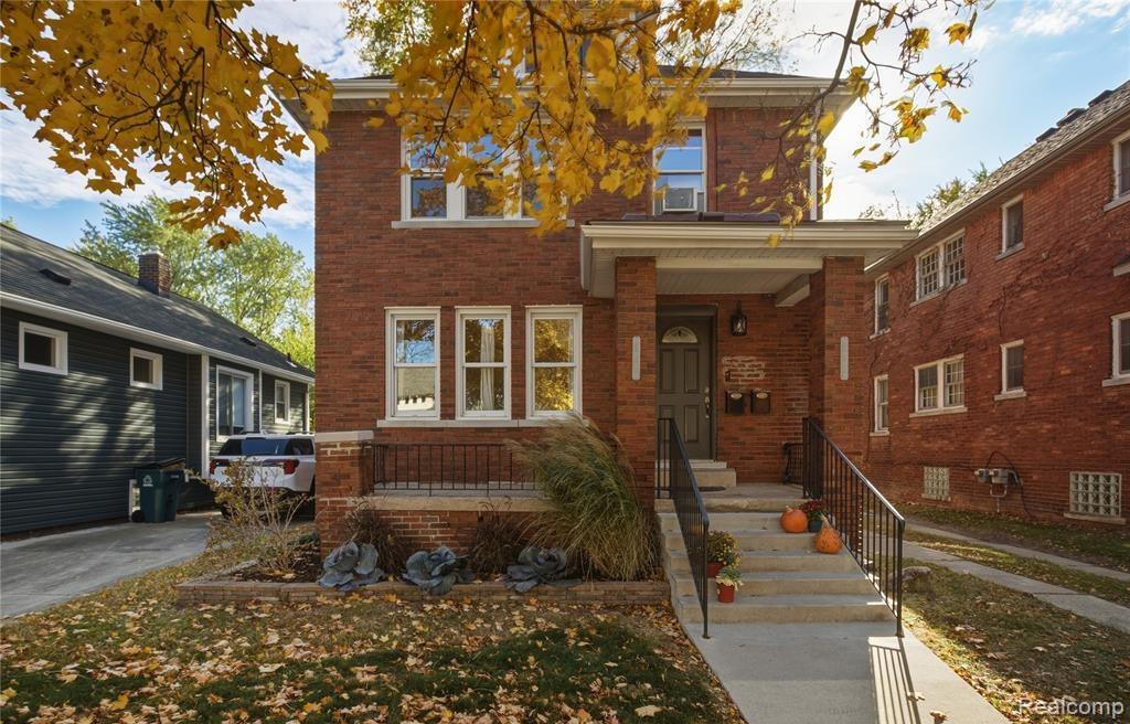 240 E Marshall Street