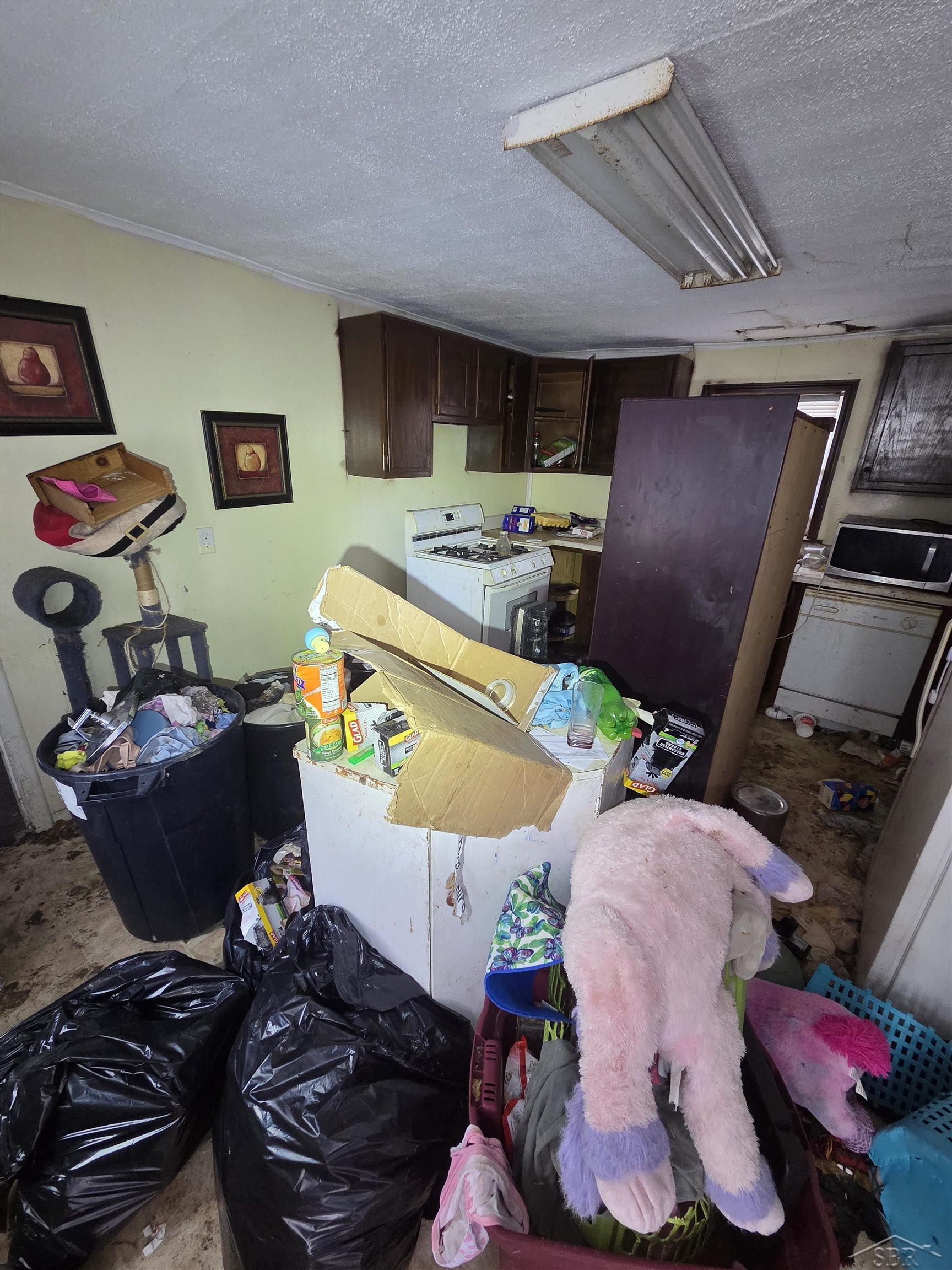 1923 N Oakley Street