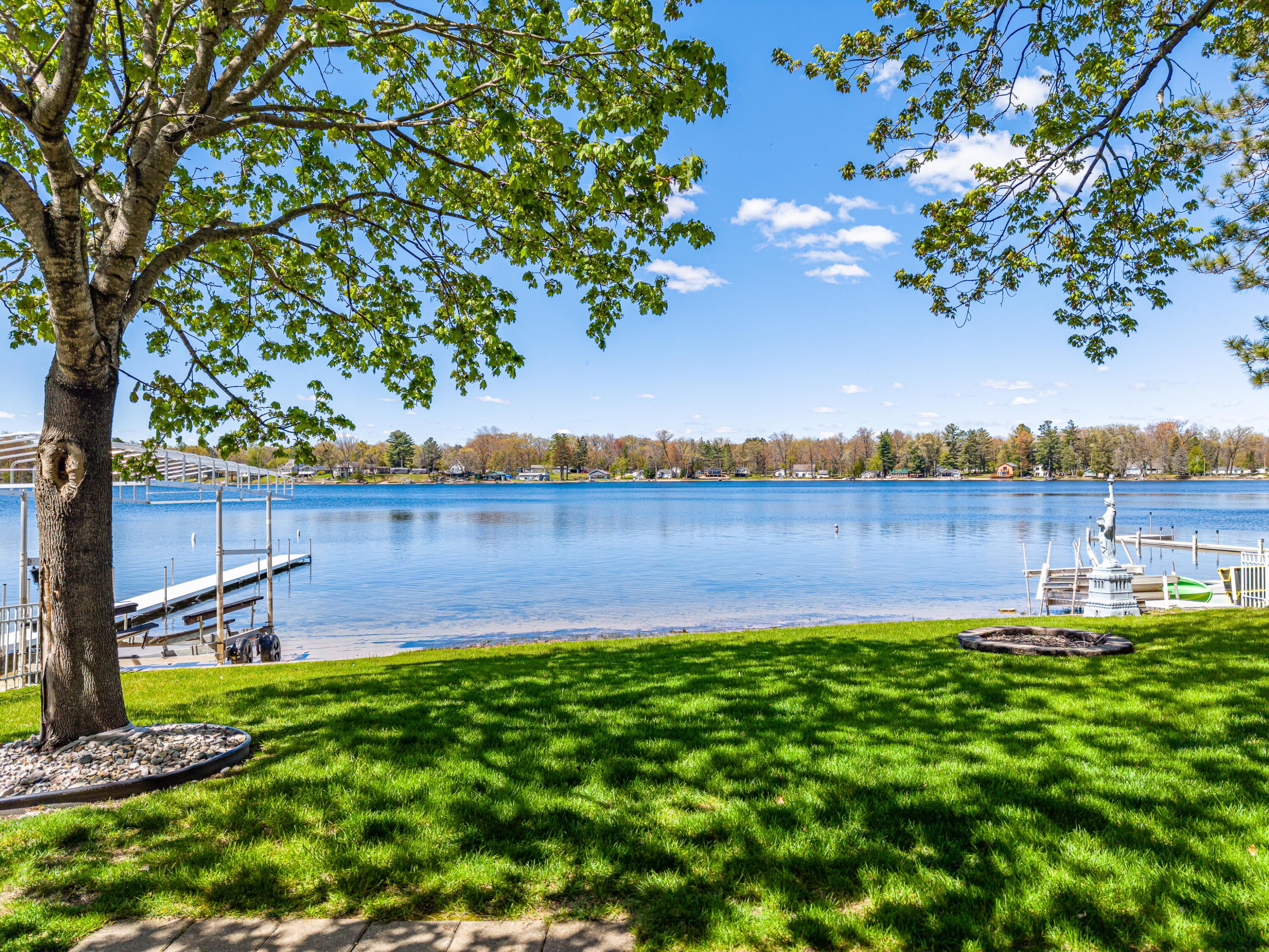 4625 Lake Resort