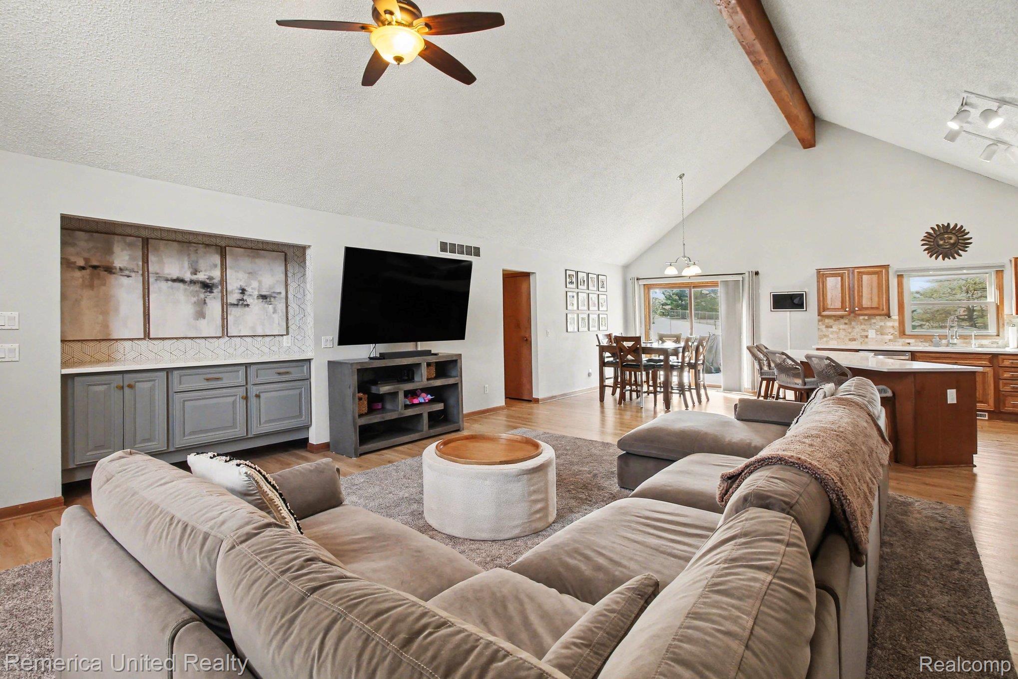 9156 Apple Orchard Drive