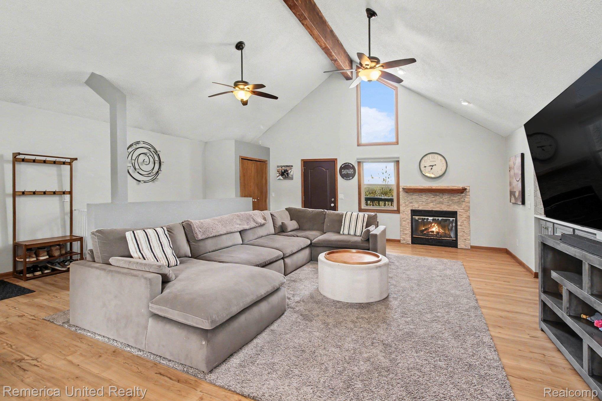 9156 Apple Orchard Drive