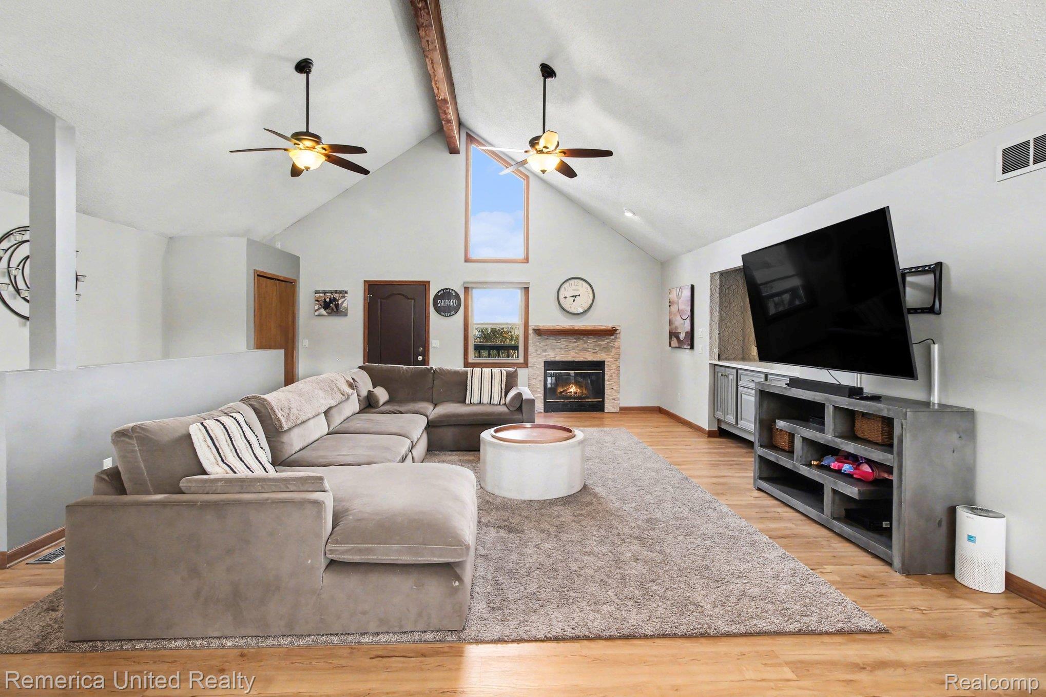 9156 Apple Orchard Drive